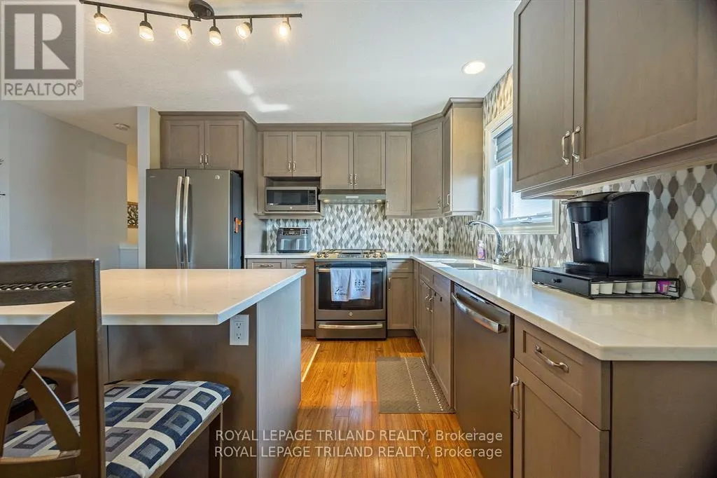 1 - 410 BURWELL ROAD, #1