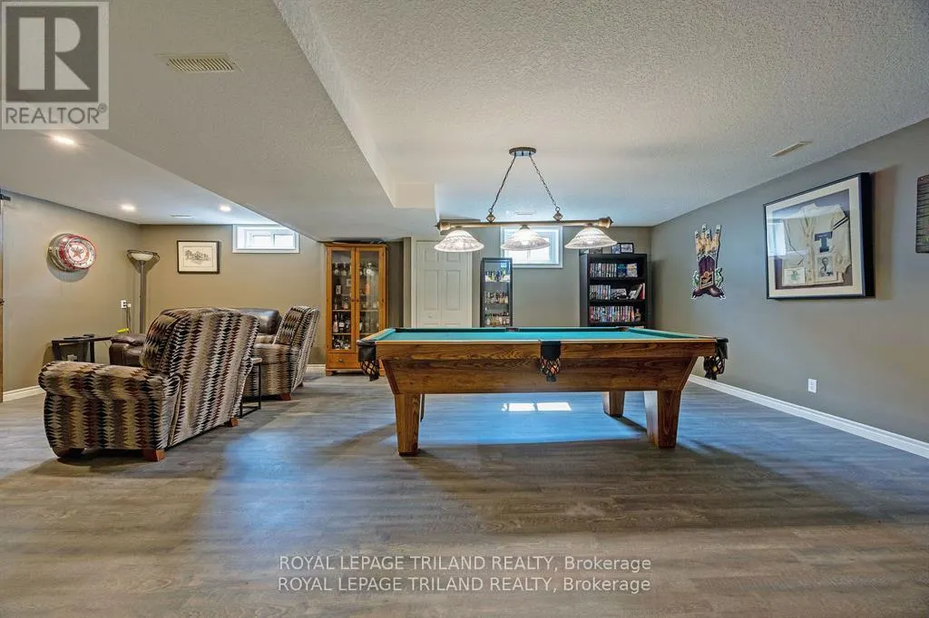 1 - 410 BURWELL ROAD, #1