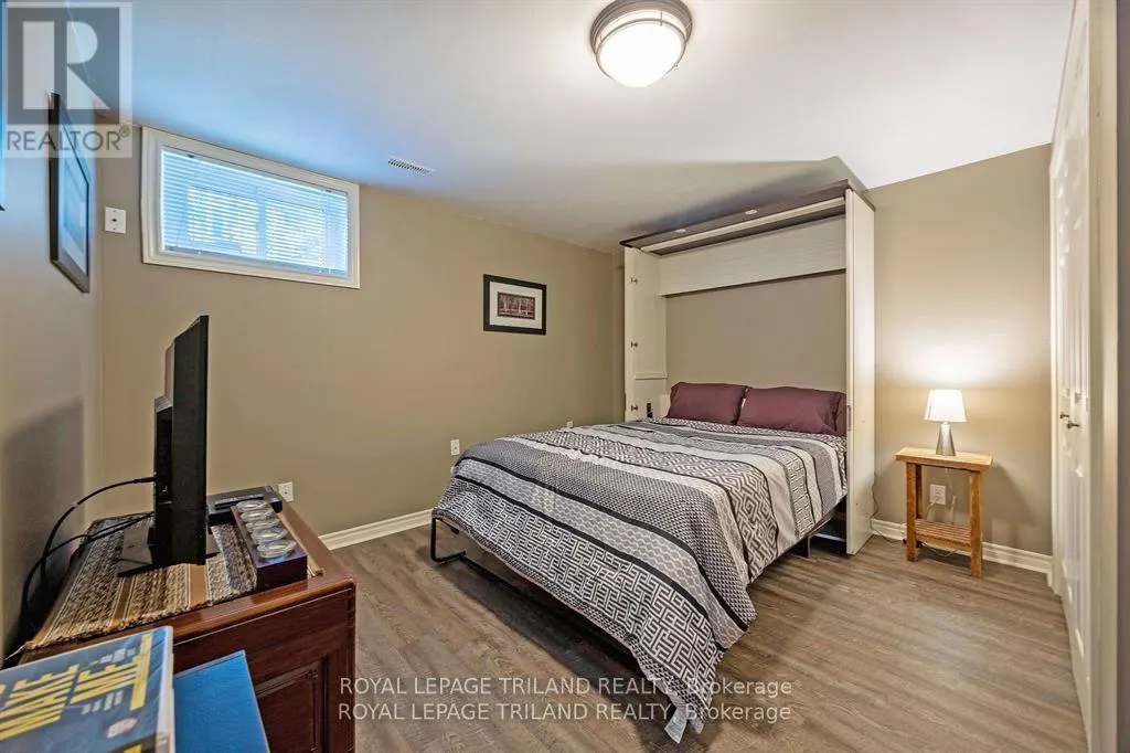 1 - 410 BURWELL ROAD, #1