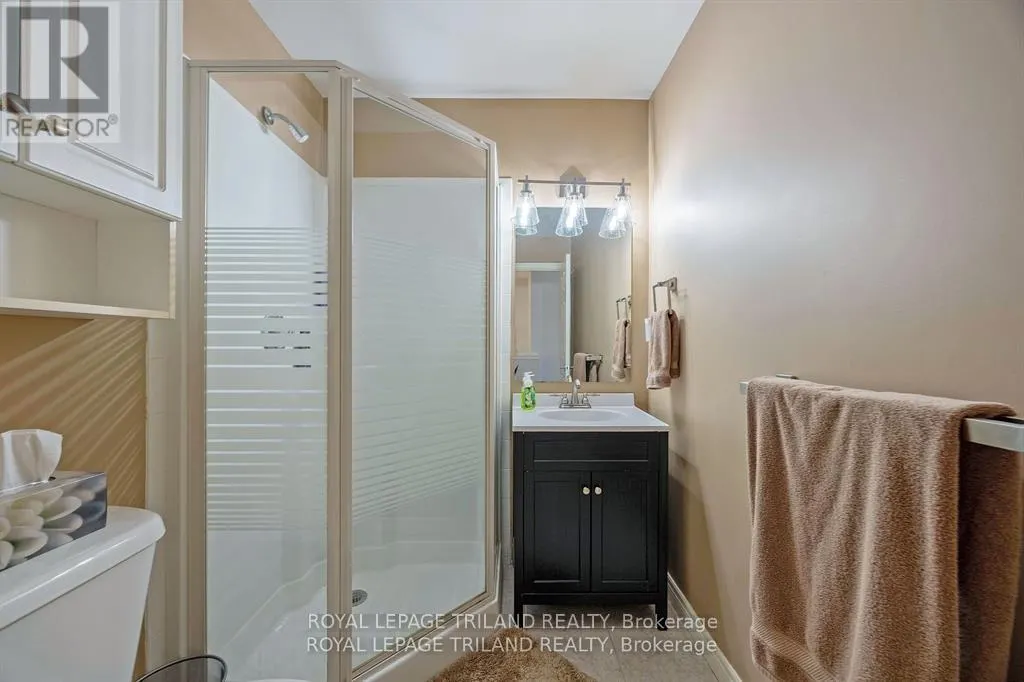 1 - 410 BURWELL ROAD, #1