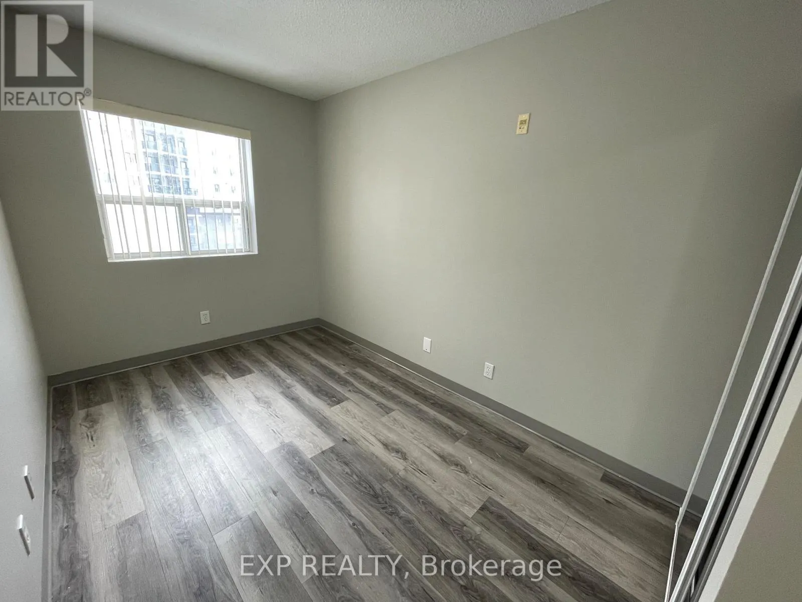 412 - 593 STRASBURG ROAD