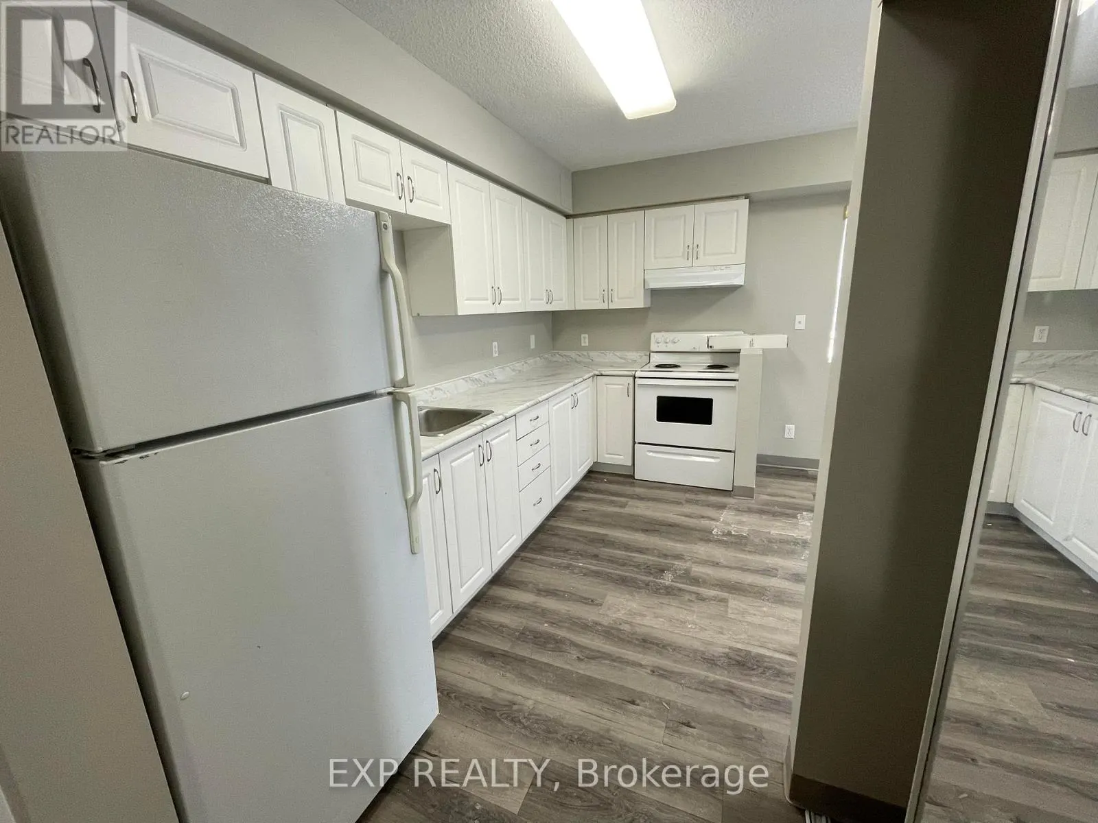 412 - 593 STRASBURG ROAD