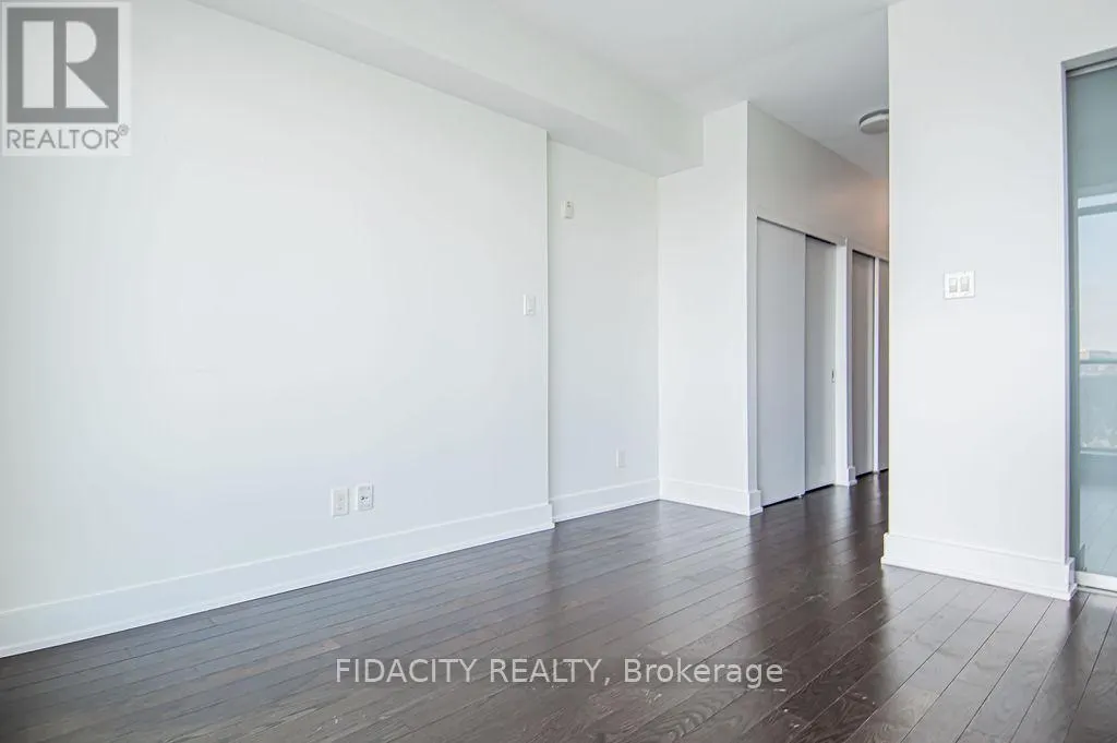 810 - 88 RICHMOND ROAD