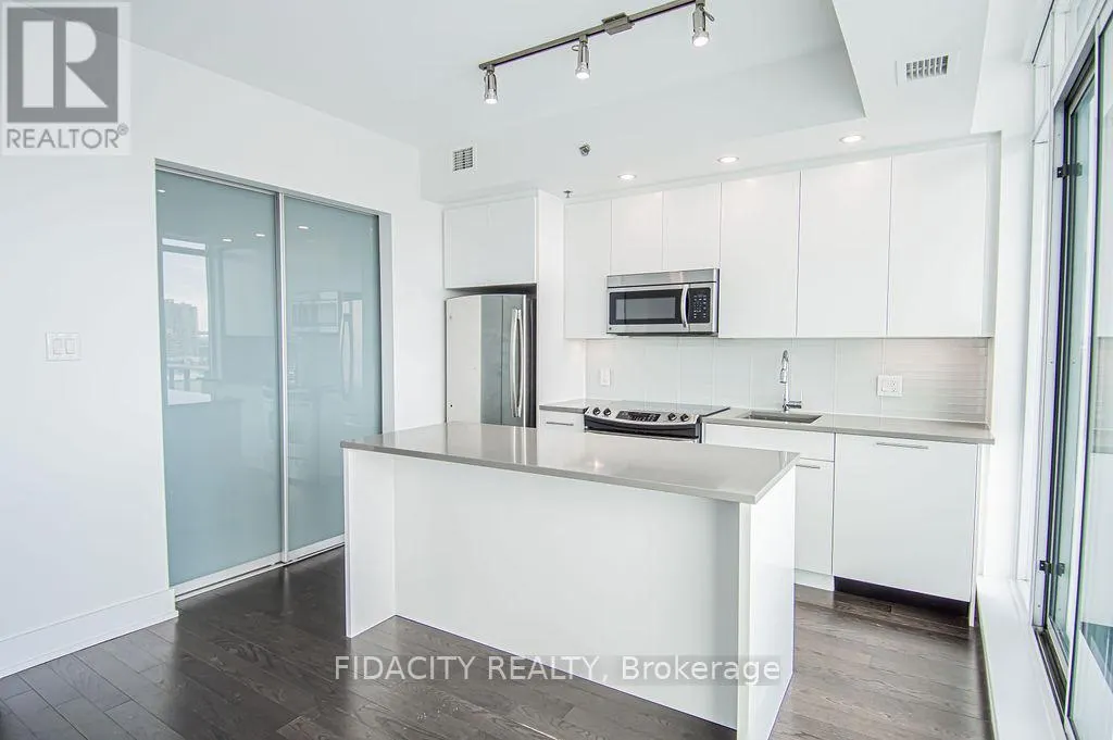810 - 88 RICHMOND ROAD