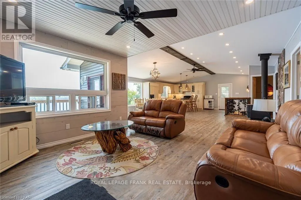 1758 PAPINEAU LAKE ROAD