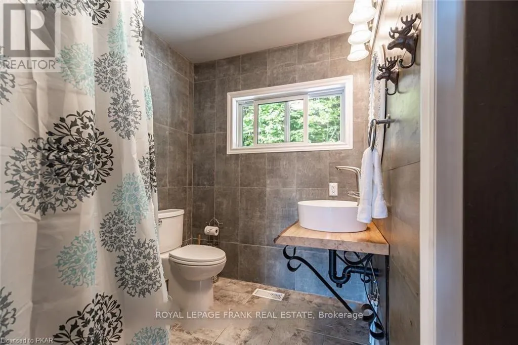 1758 PAPINEAU LAKE ROAD