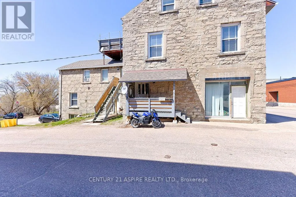 156 MACKAY STREET