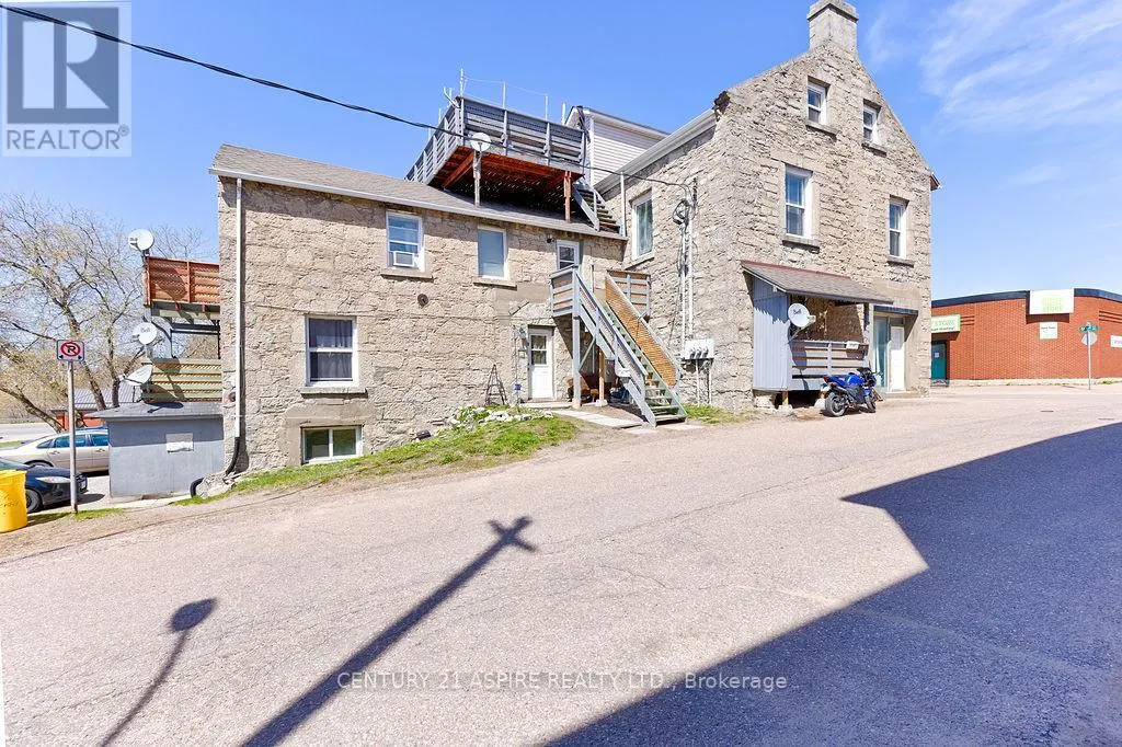 156 MACKAY STREET