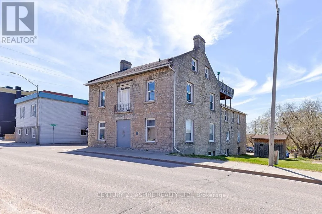 156 MACKAY STREET