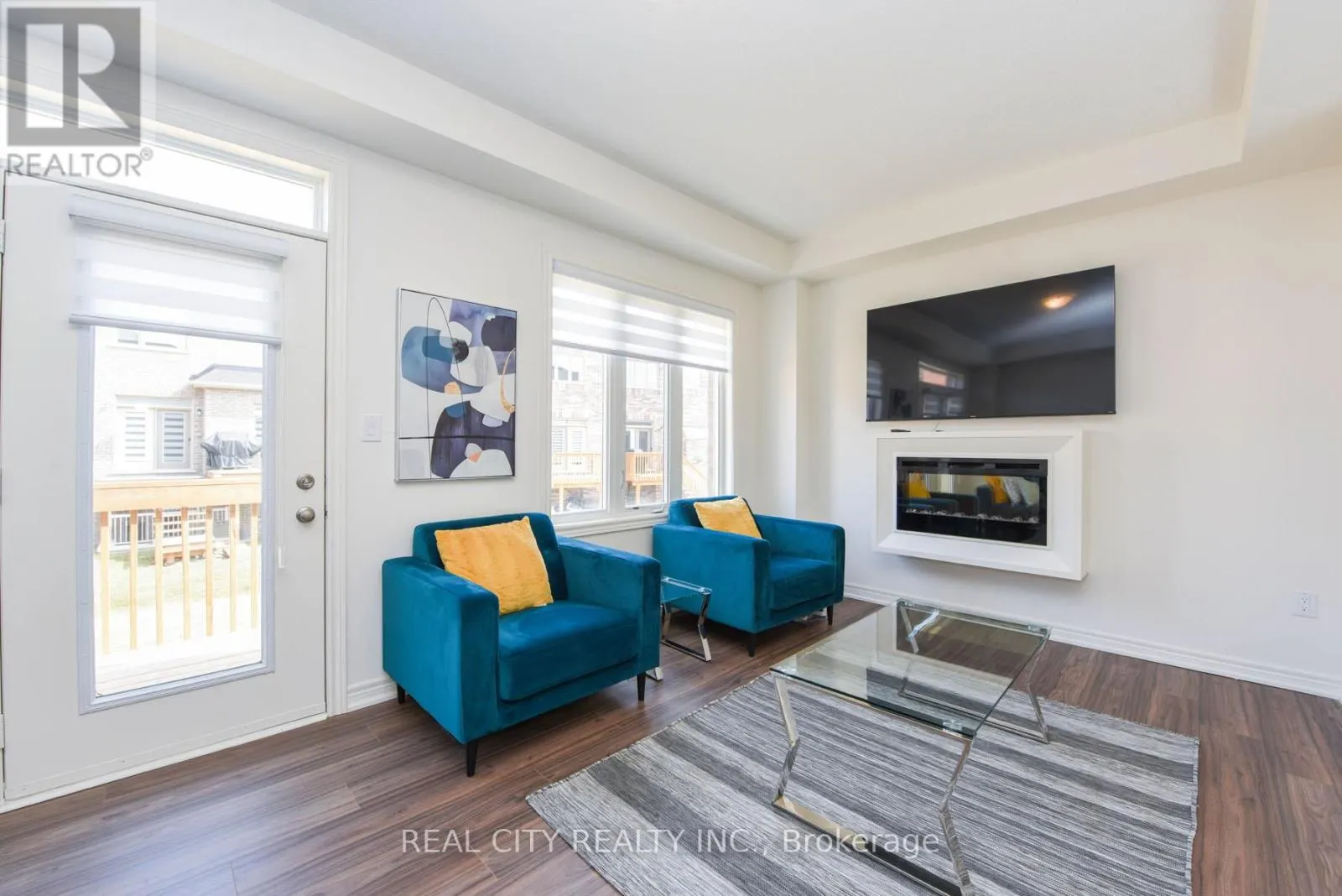 38 SILVER MEADOW GARDENS