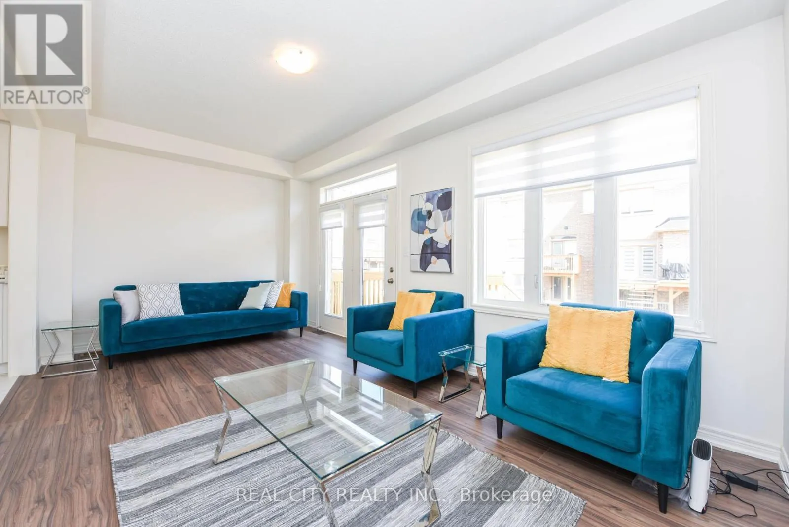 38 SILVER MEADOW GARDENS