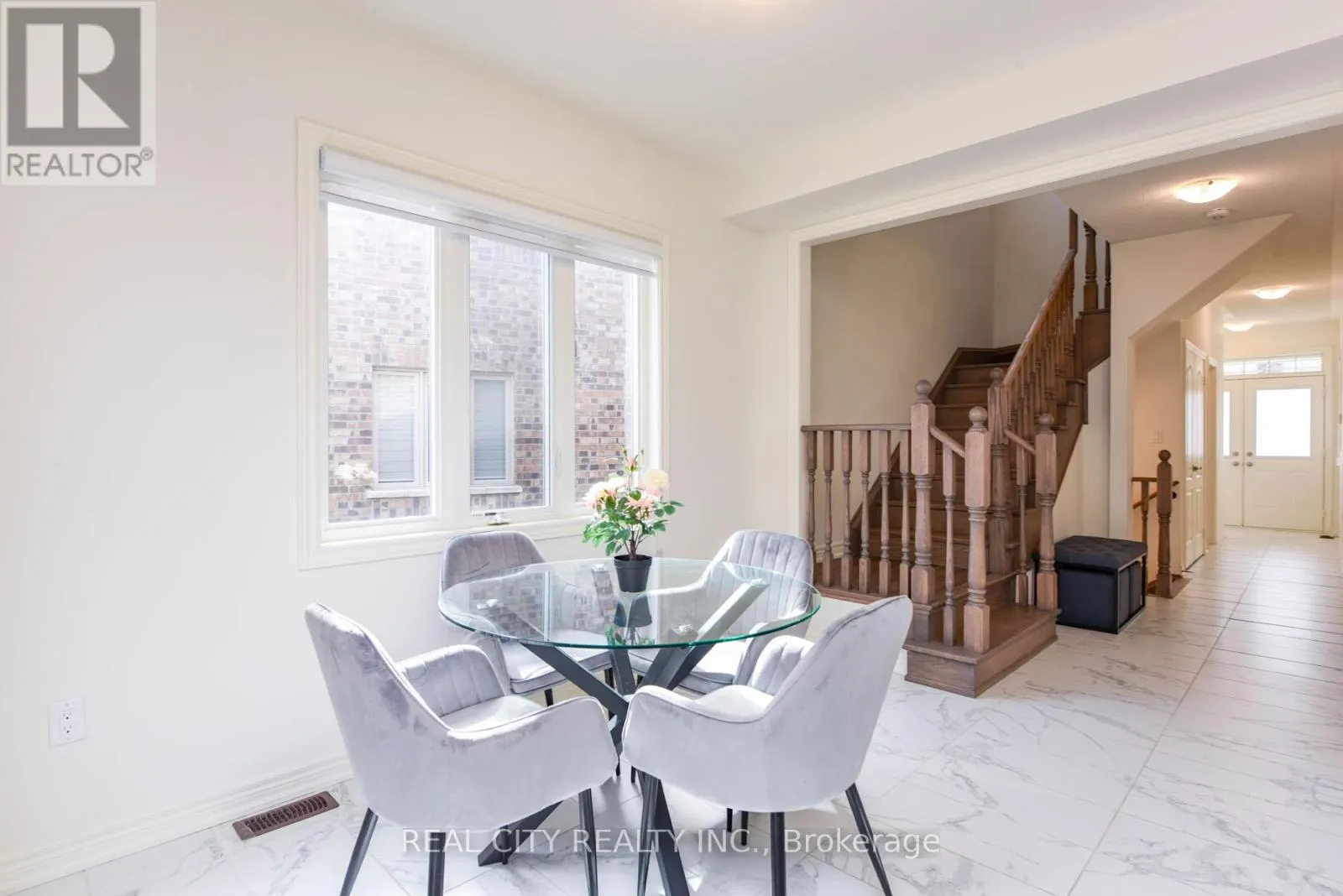 38 SILVER MEADOW GARDENS