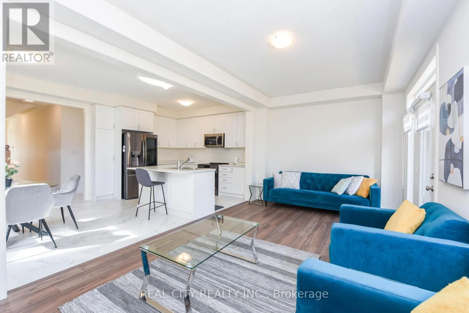 38 SILVER MEADOW GARDENS