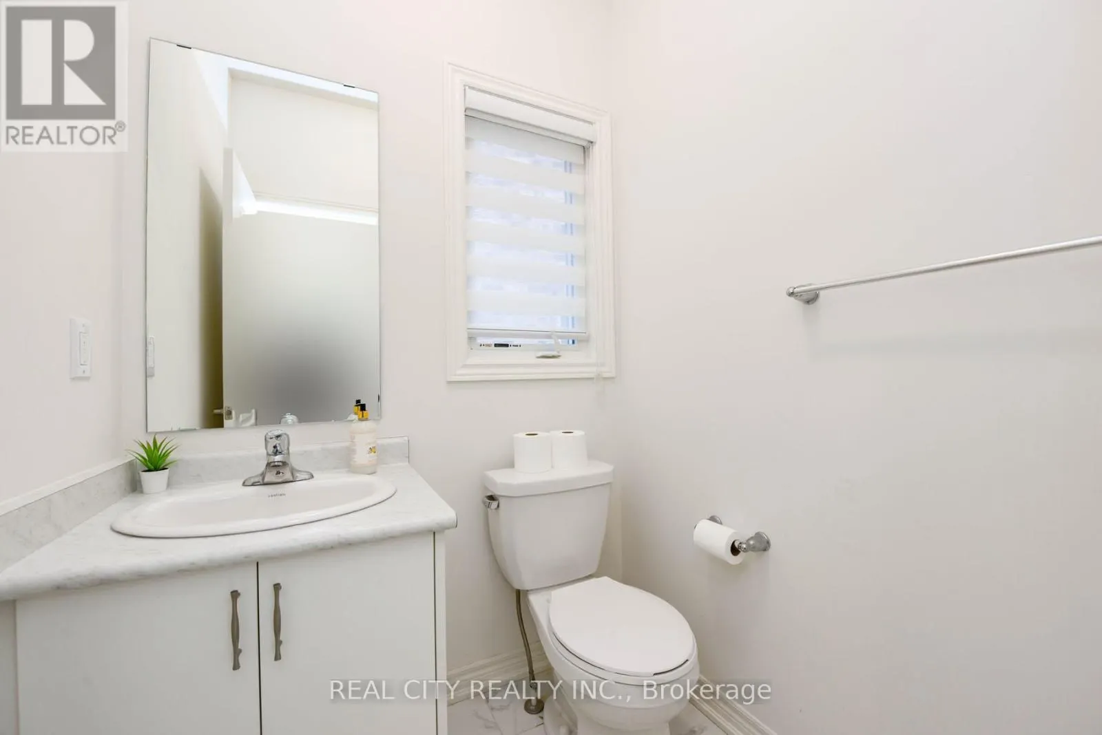 38 SILVER MEADOW GARDENS