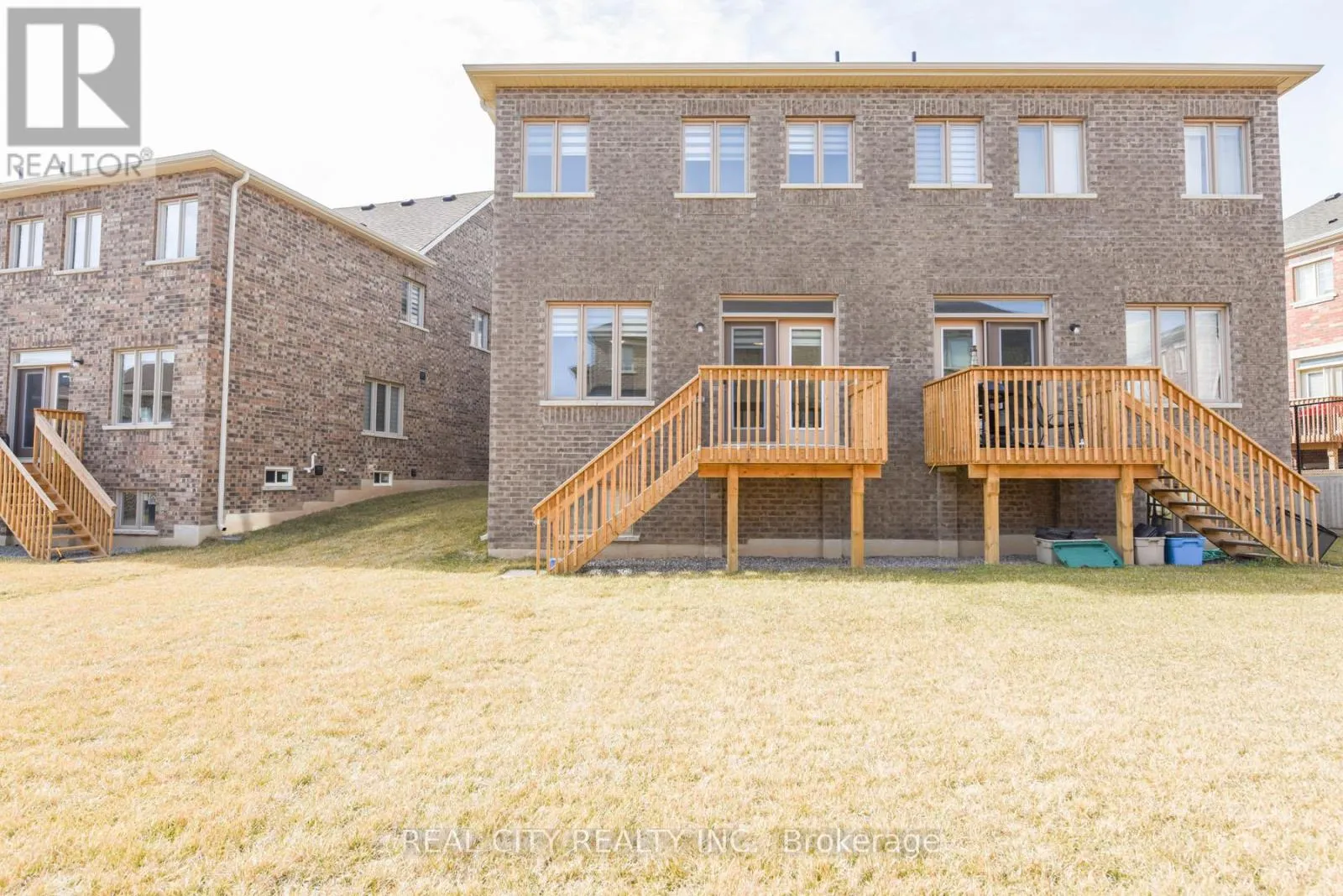 38 SILVER MEADOW GARDENS