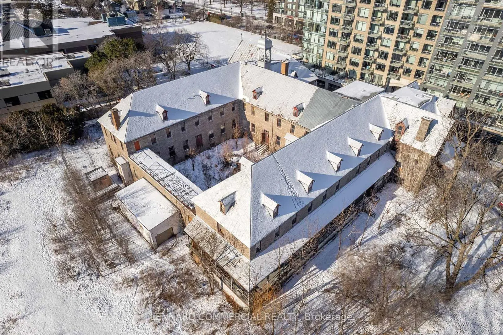 378 LEIGHTON TERRACE