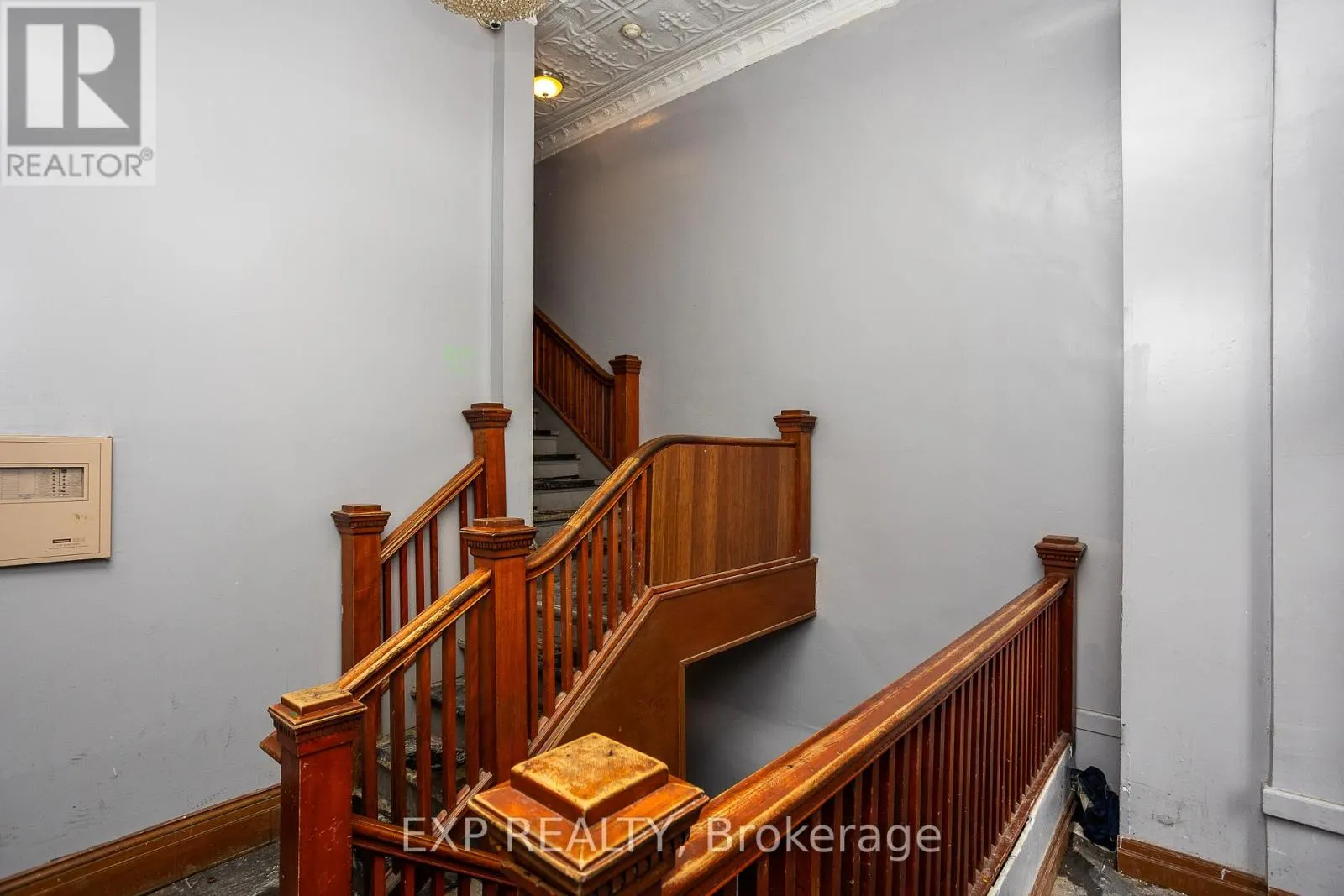 942-944 2ND AVENUE E