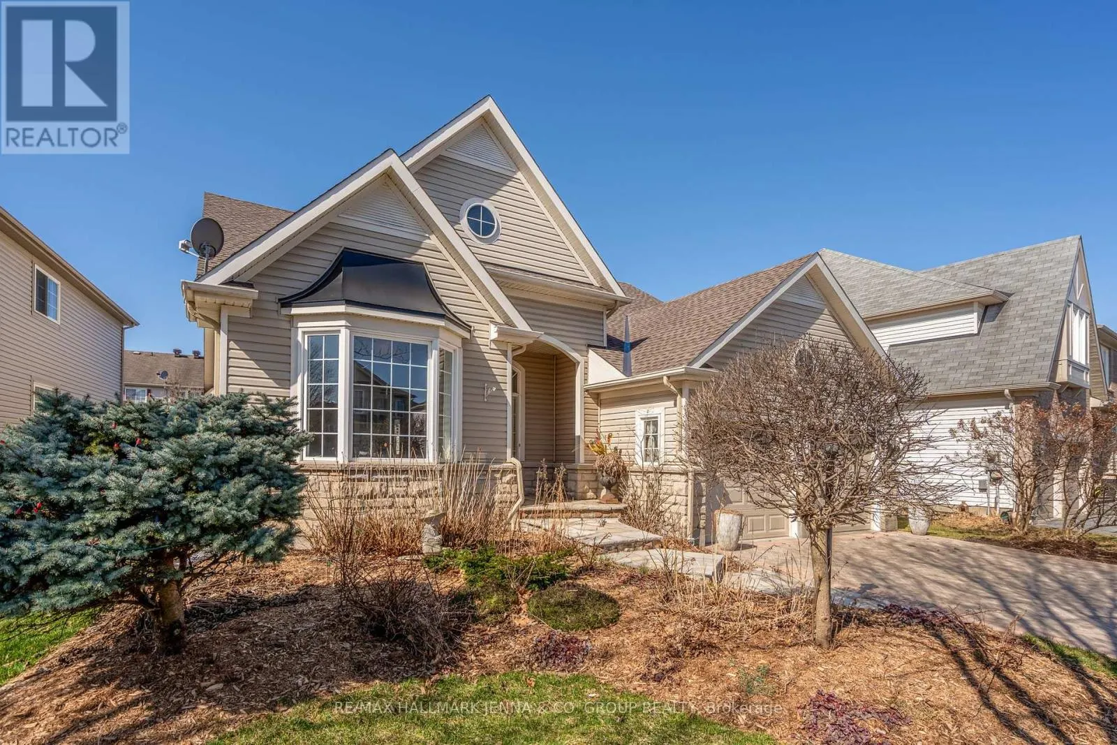 253 CASTLEGARTH CRESCENT
