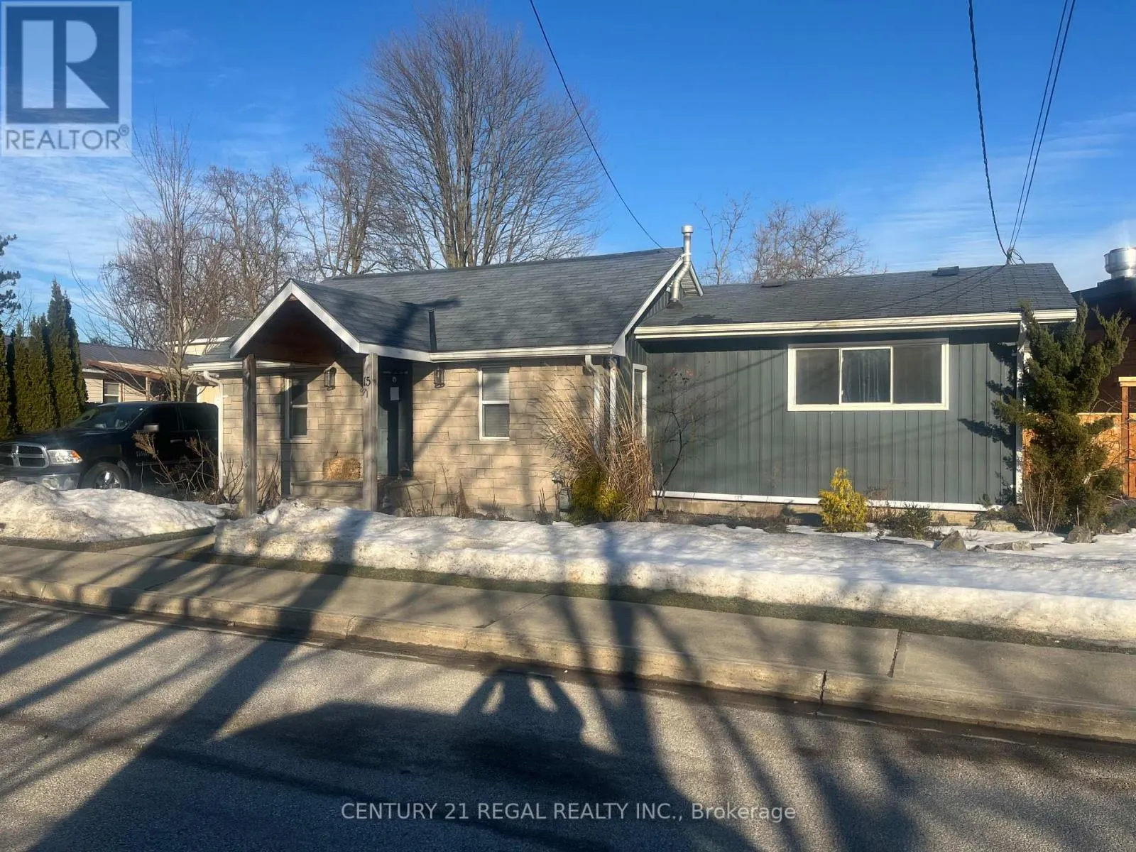 58 KING STREET E