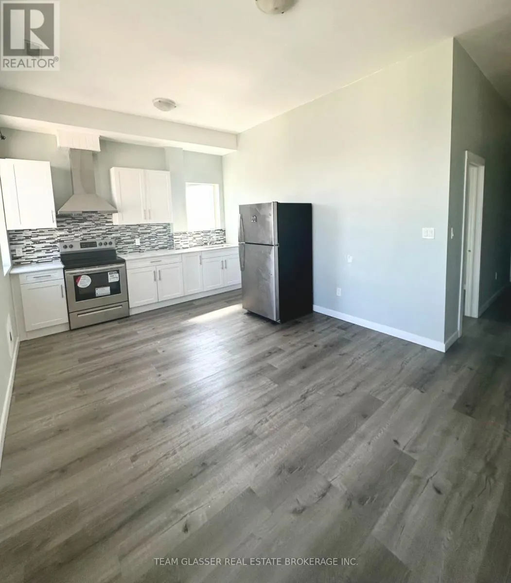 8 - 362 RICHMOND STREET, #8