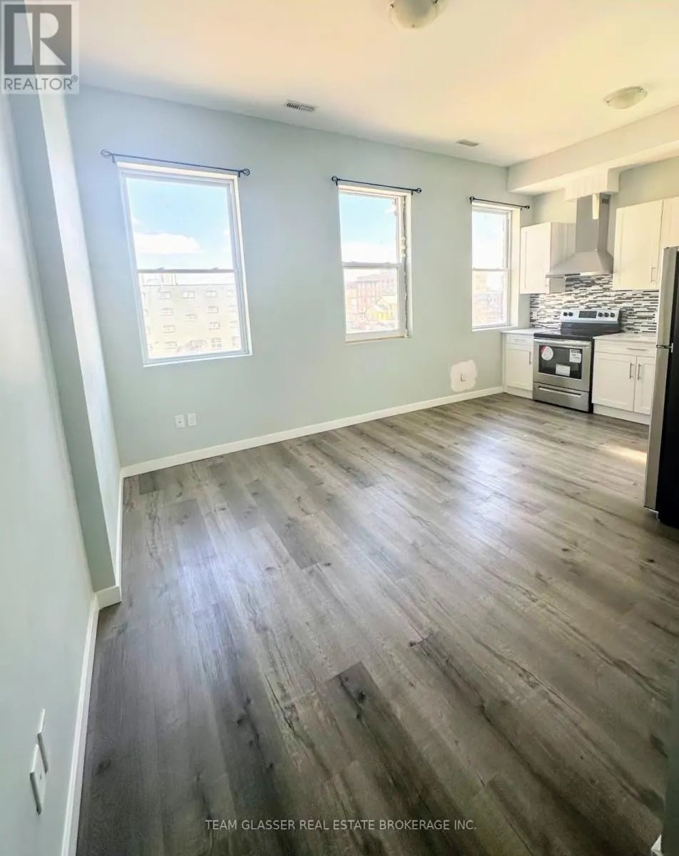 8 - 362 RICHMOND STREET, #8