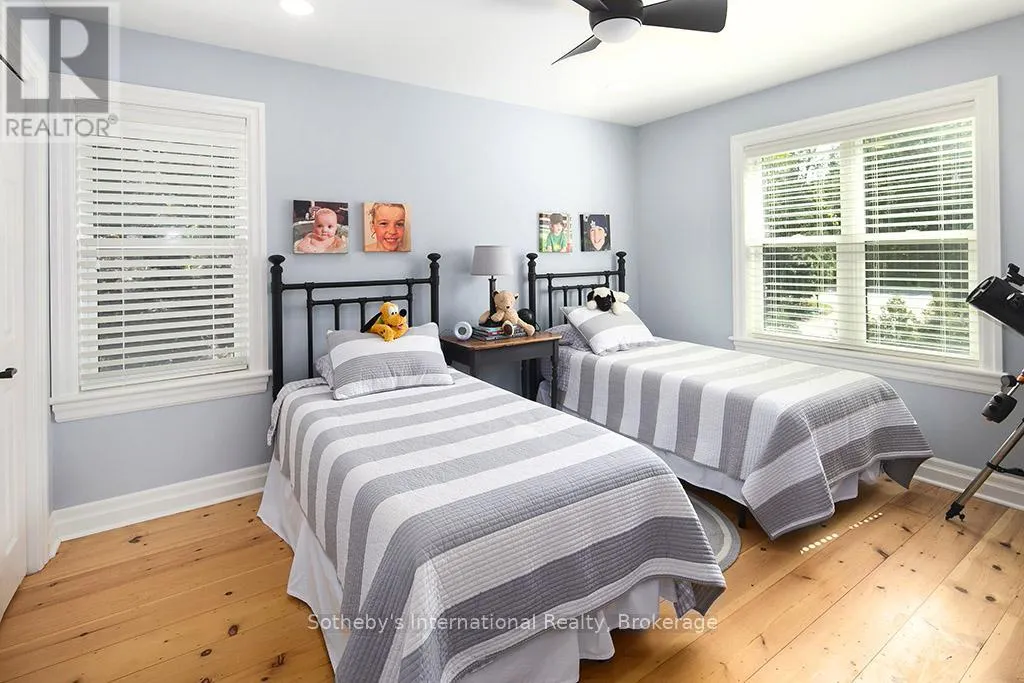 359352 GREY 15 ROAD