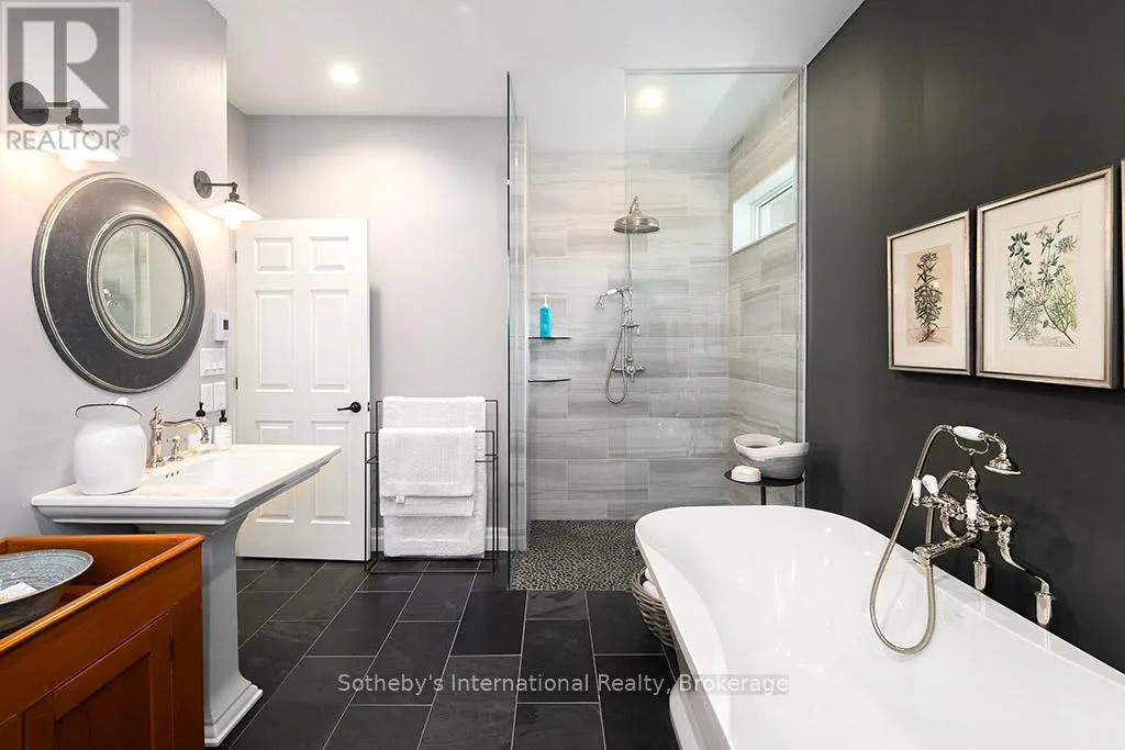 359352 GREY 15 ROAD