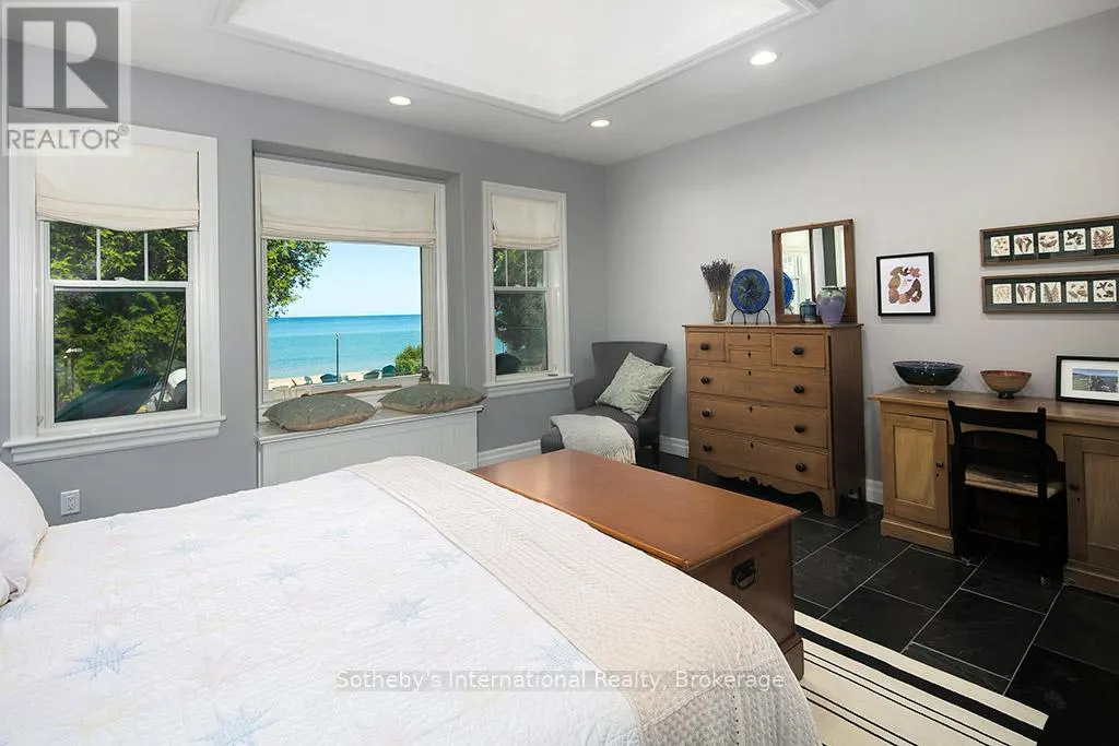 359352 GREY 15 ROAD