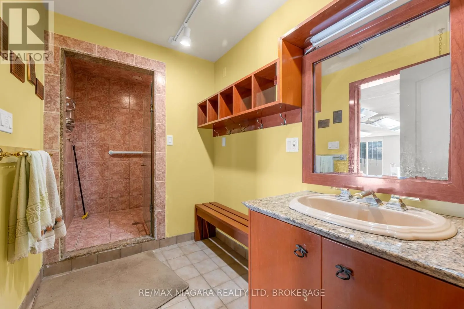 4850 HILLSIDE DRIVE