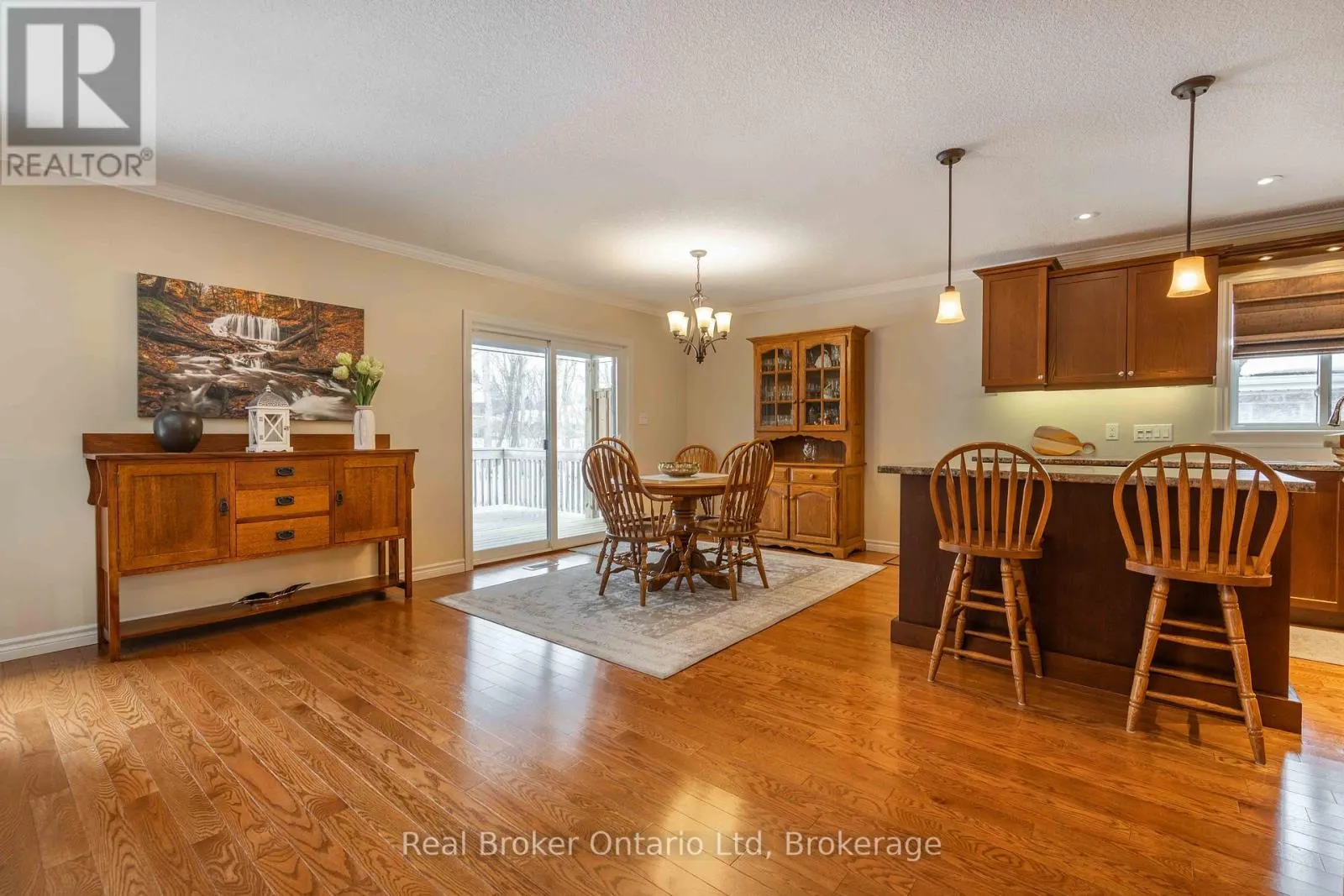 257 2ND STREET W