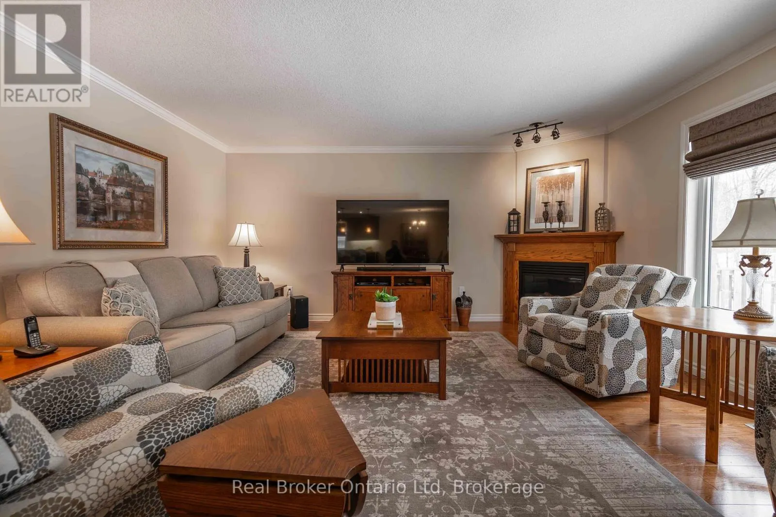 257 2ND STREET W