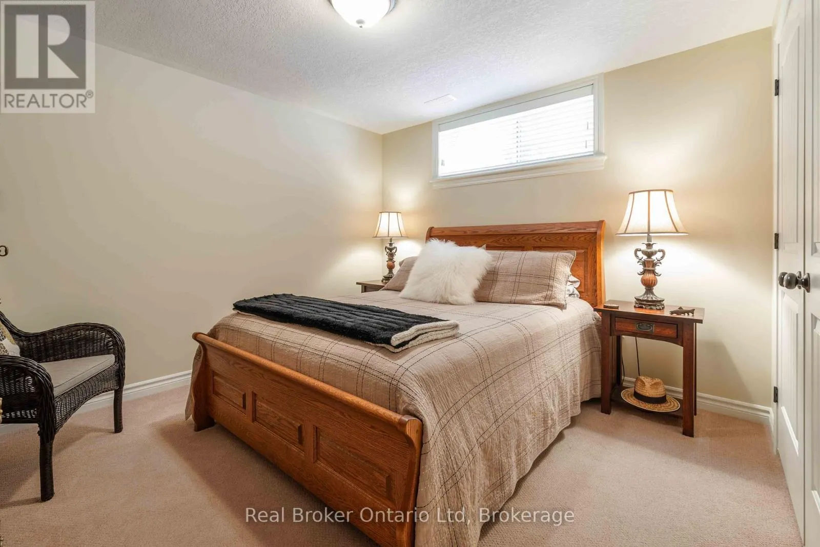 257 2ND STREET W