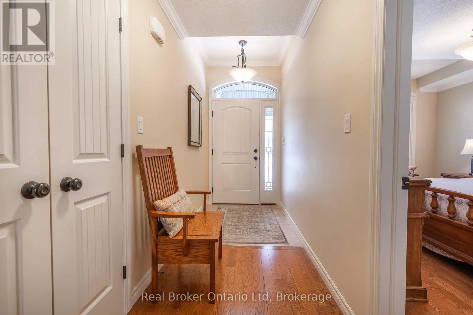 257 2ND STREET W
