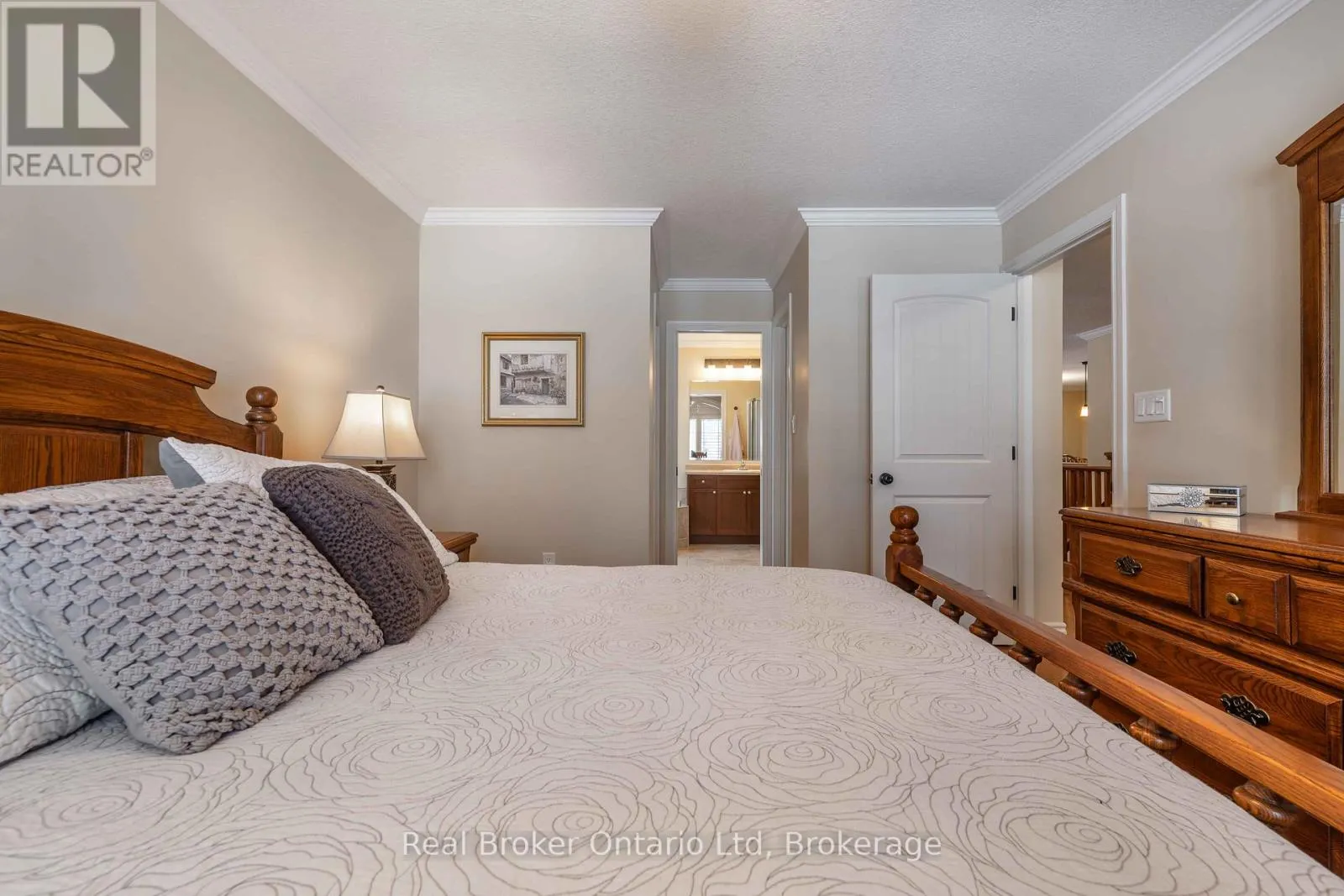 257 2ND STREET W