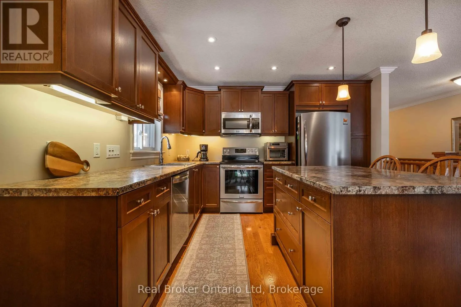 257 2ND STREET W