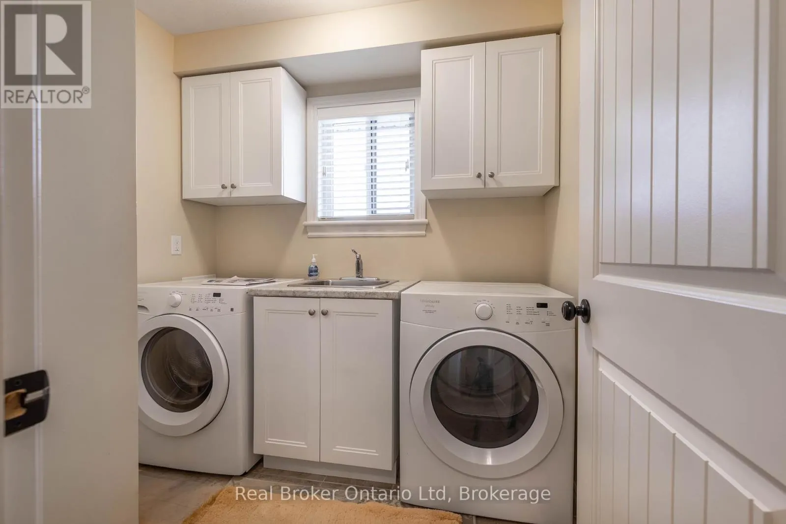257 2ND STREET W