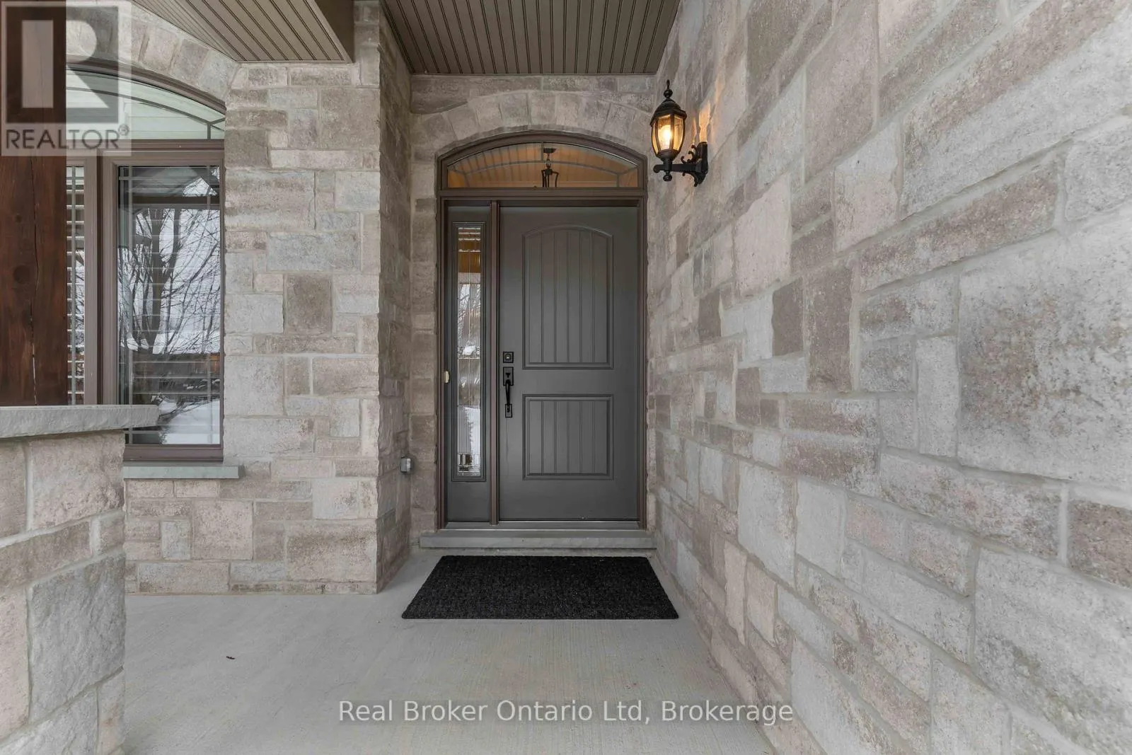 257 2ND STREET W