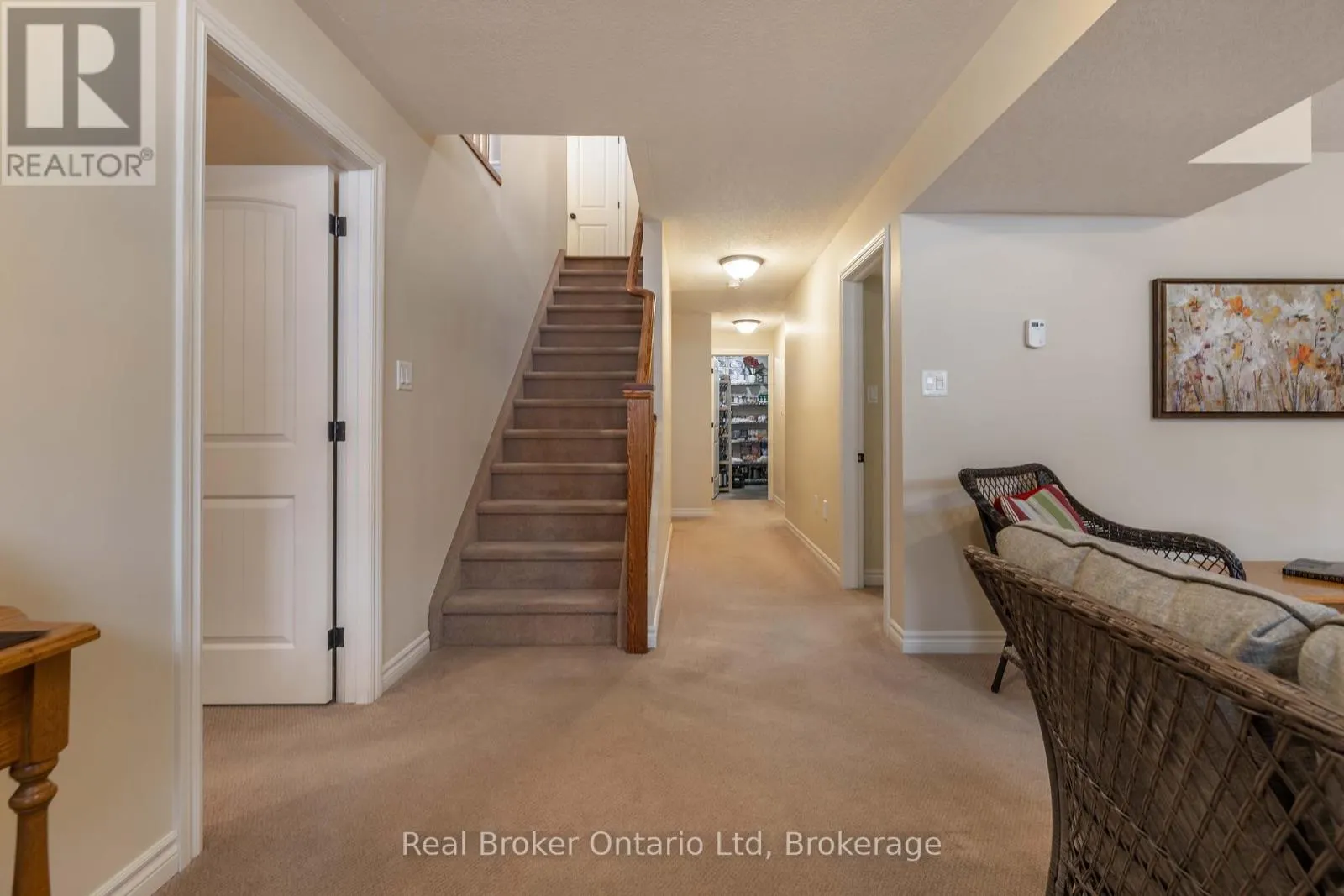 257 2ND STREET W