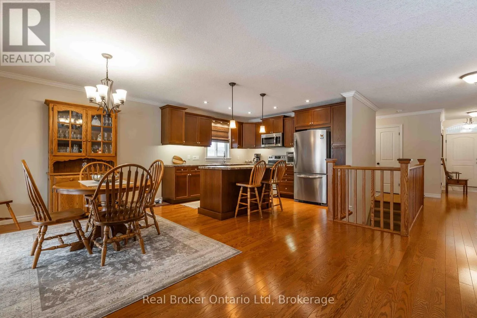257 2ND STREET W