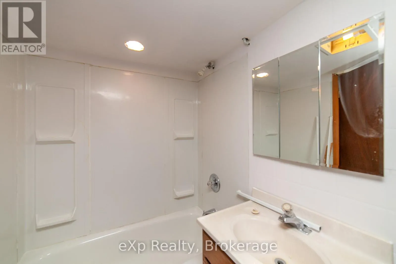 138268 GREY ROAD 112