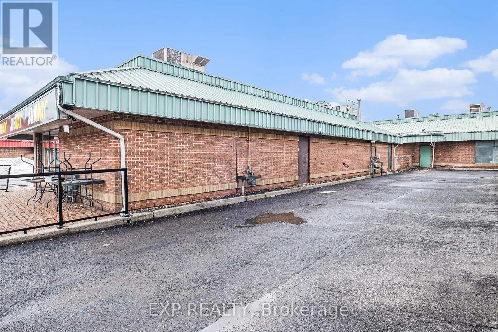1 - 704 FOURTEENTH STREET W