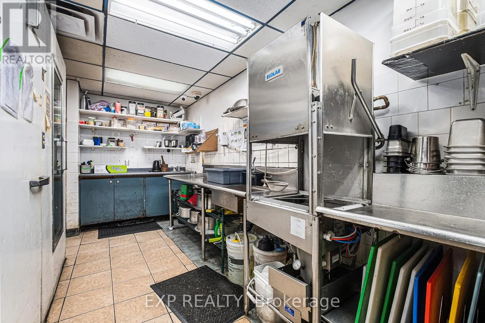 1 - 704 FOURTEENTH STREET W