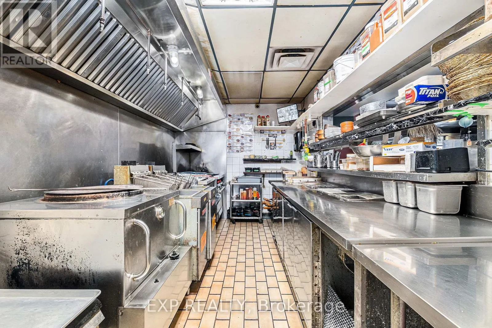 1 - 704 FOURTEENTH STREET W