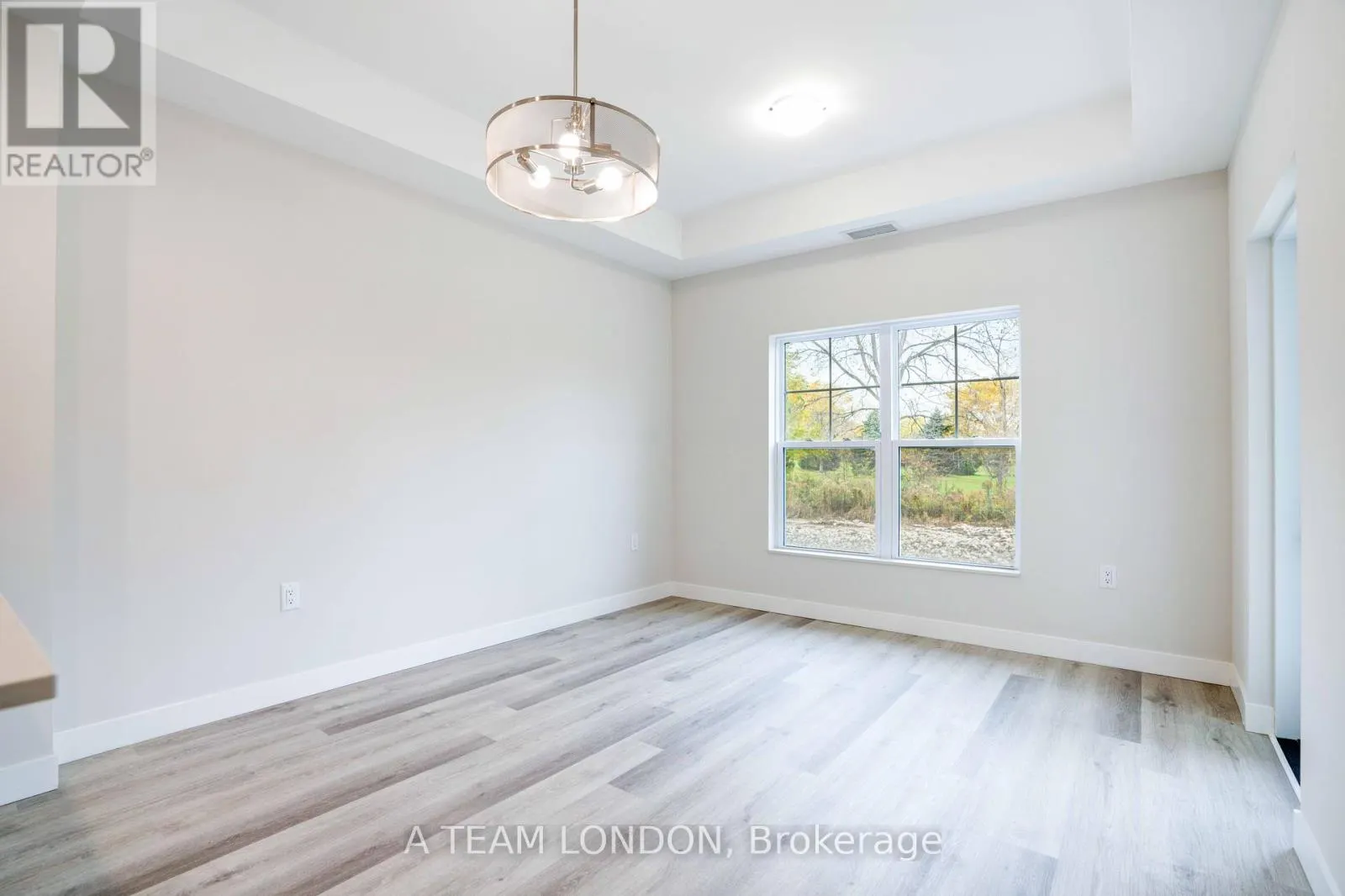 306 - 100 THE PROMENADE, #306