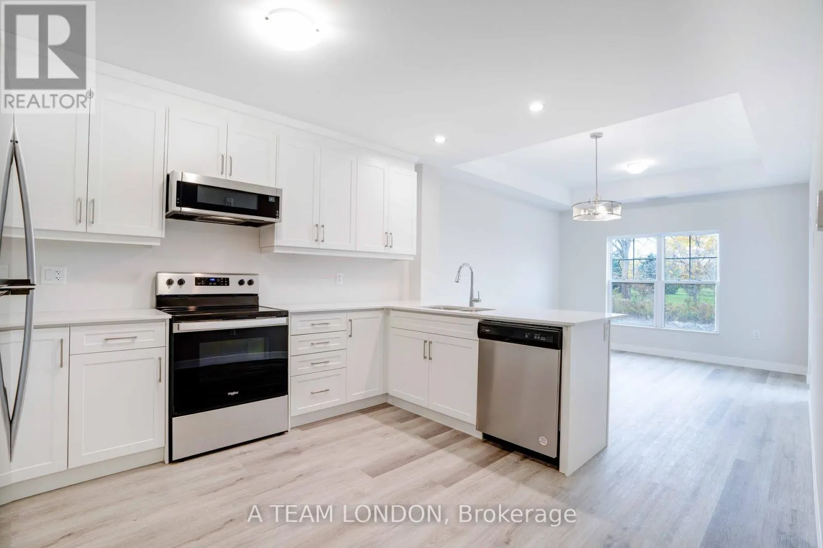 306 - 100 THE PROMENADE, #306