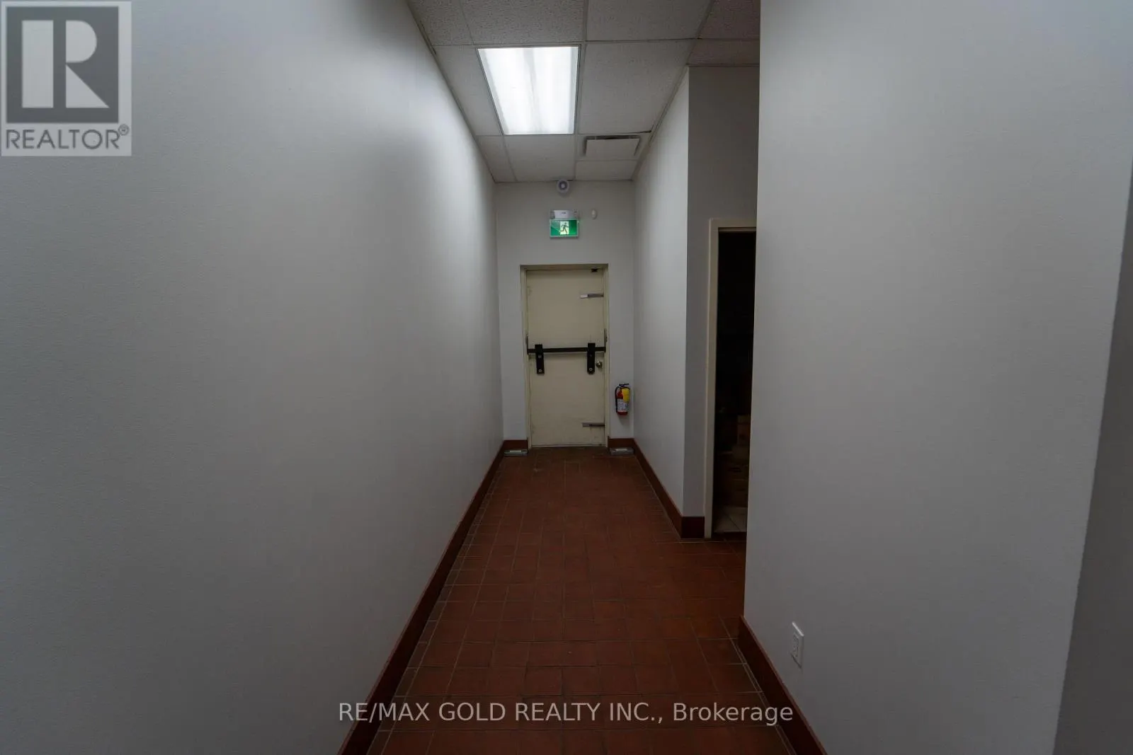 3 - 190 KING GEORGE ROAD