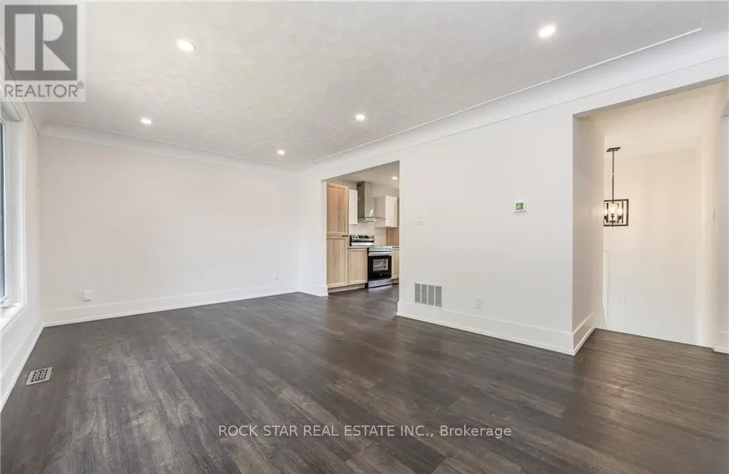 694 UPPER OTTAWA STREET