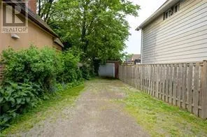 372 BEACH ROAD