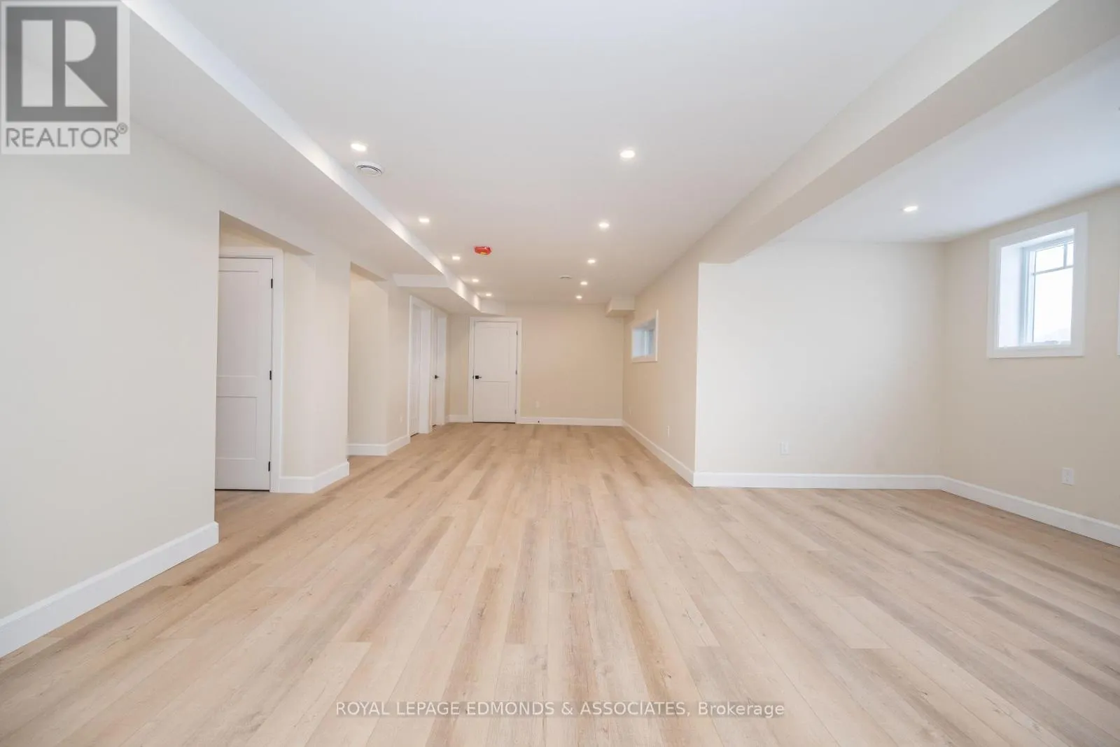 14 FAIRWAY DRIVE N