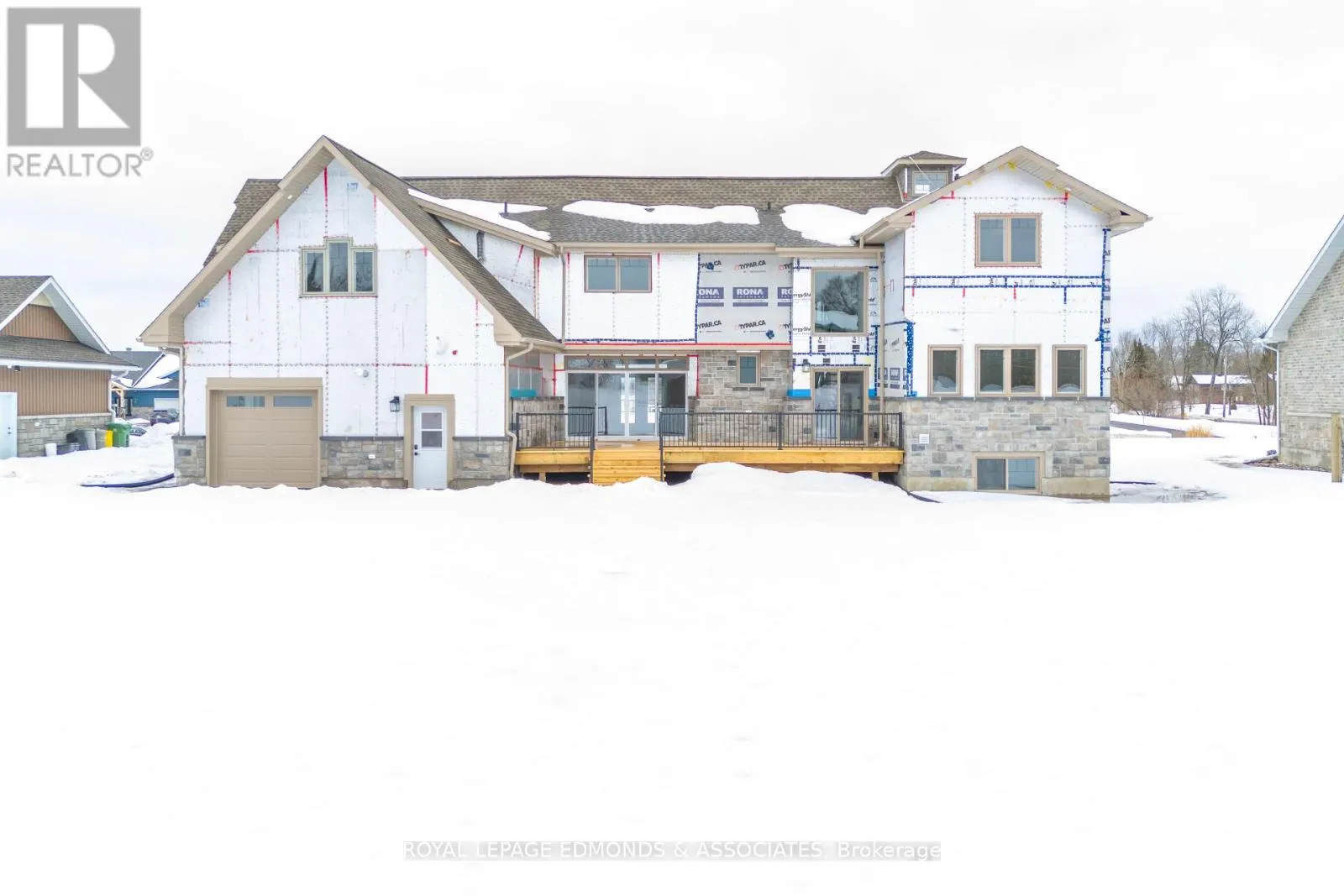 14 FAIRWAY DRIVE N